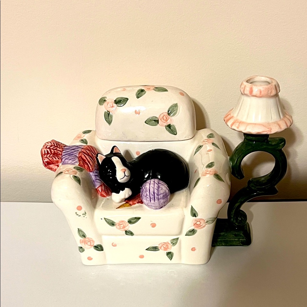 Vintage World Bazaar Teapot Tuxedo Floral Cat Sleeping on Armchair. Like New